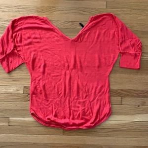 ⭐️Like new V neck lightweight sweater⭐️